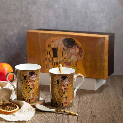 К-т Чаши 2 бр. с лъжички от серията Целувката - 250мл