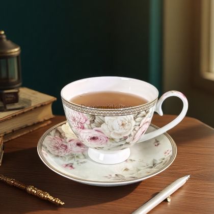 Подаръчна чаша с чинийка - Цветен романс 270мл