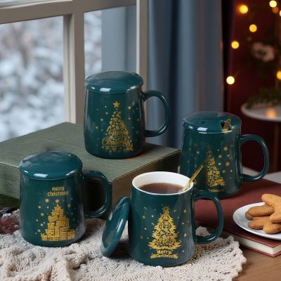 Коледна чаша с лъжичка - Златна елхичка 420мл