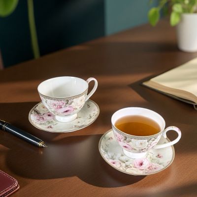 Комплект чаши с чинийки - Цветен романс 270мл - 2 бр.