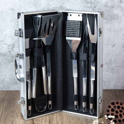 Комплект за барбекю - метален куфар Silver 2