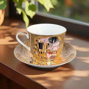 Подаръчна чаша с чинийка  470 мл Матине - Целувката