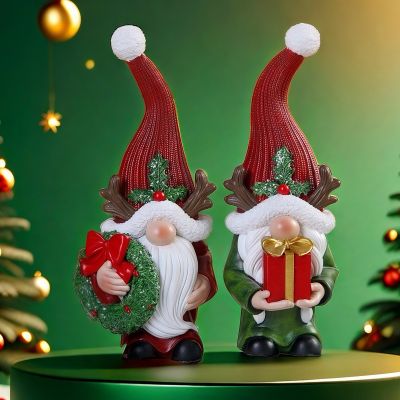 Коледна декорация - Гном с венец 17,5 см